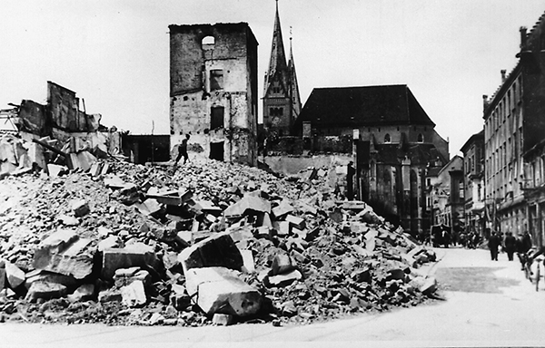 Karlstraße 1945